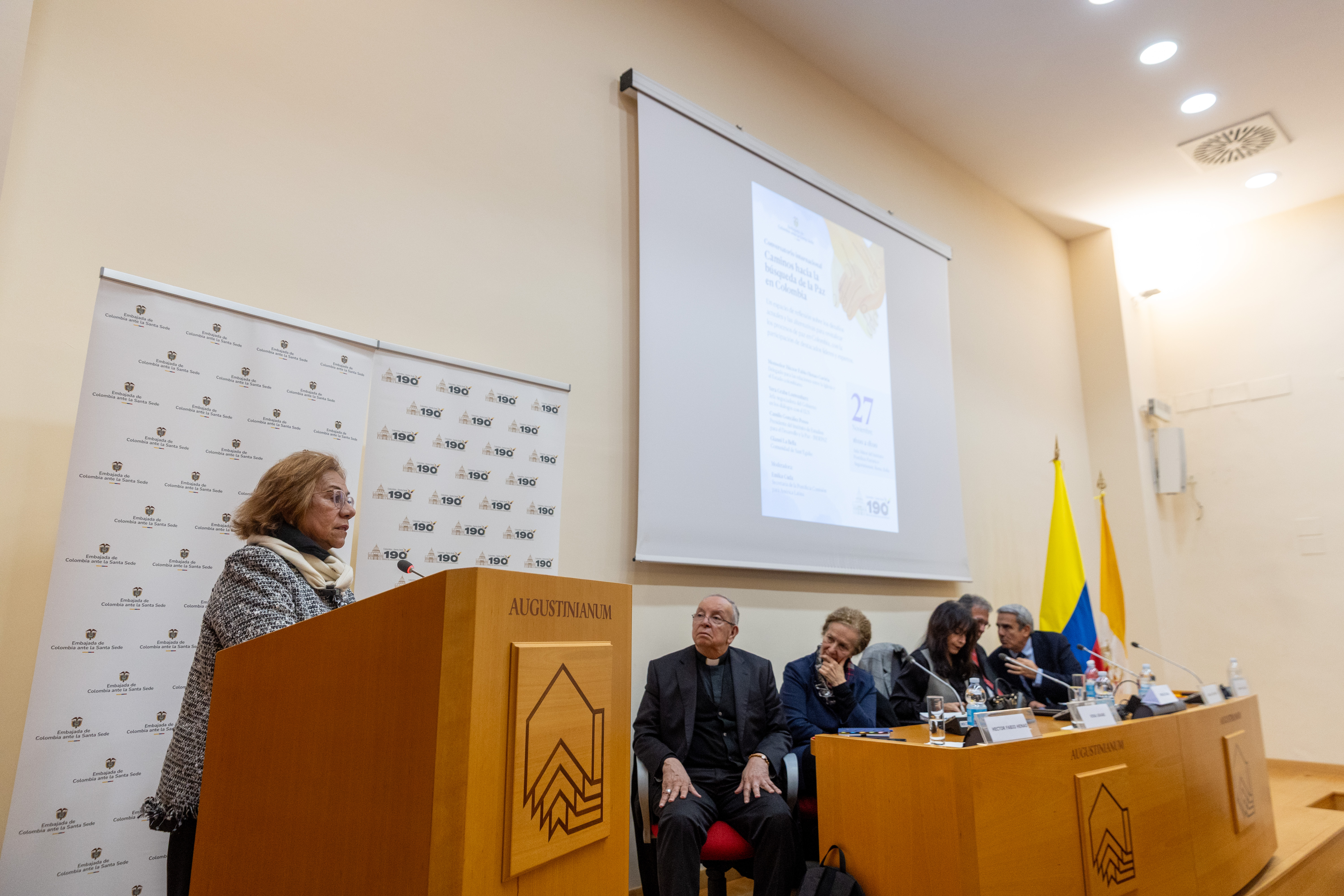 Conversatorio “Caminos hacia la búsqueda de la paz en Colombia”