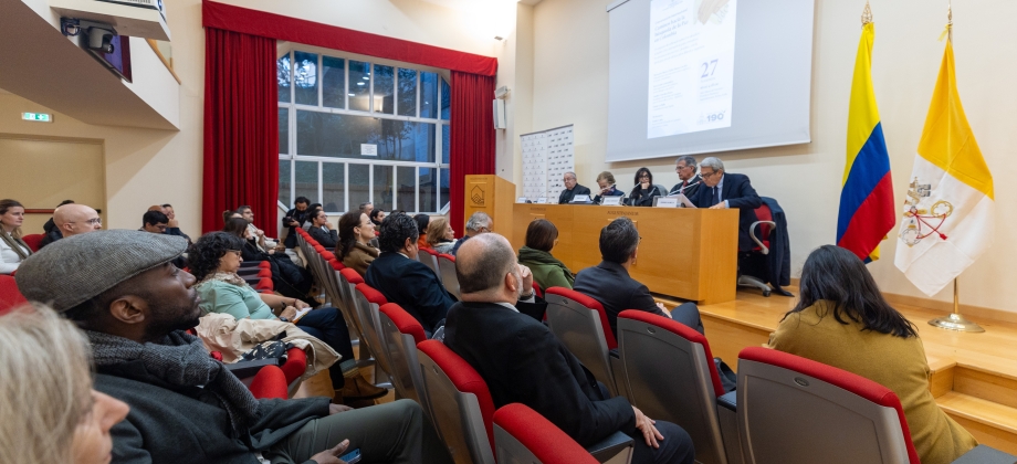 Conversatorio “Caminos hacia la búsqueda de la paz en Colombia”