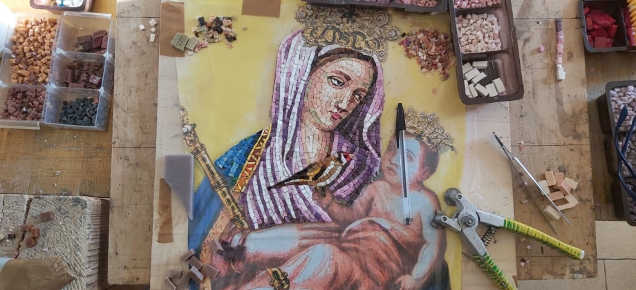 Mosaico de la Virgen de Chiquinquirá, el sello de Colombia en el Vaticano